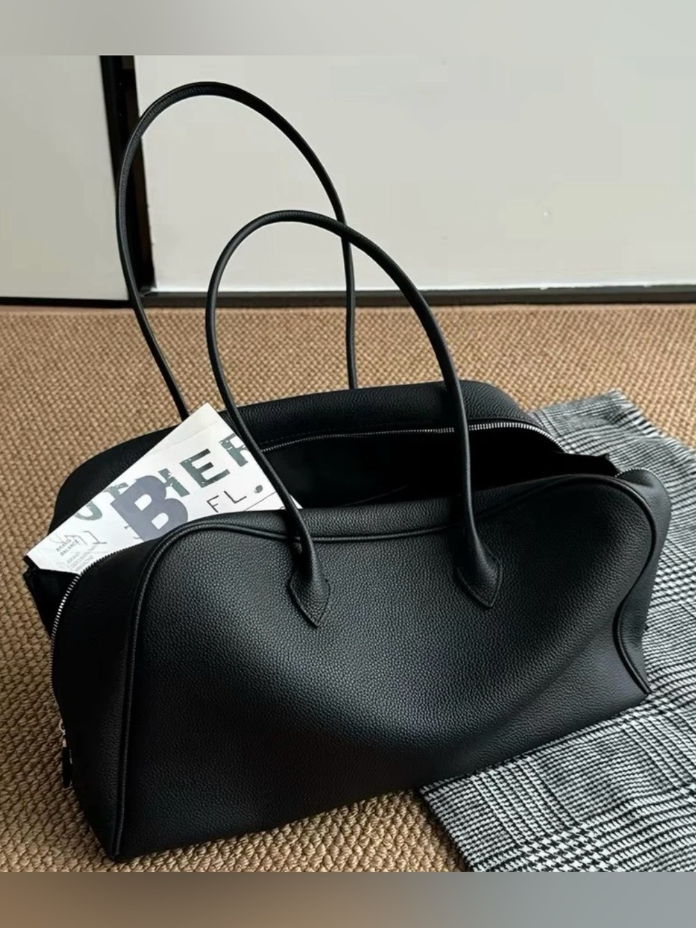 PixieBagel Tyla Boston Bag In Black
